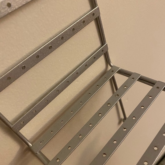 Earring holder - Picture 2 of 3